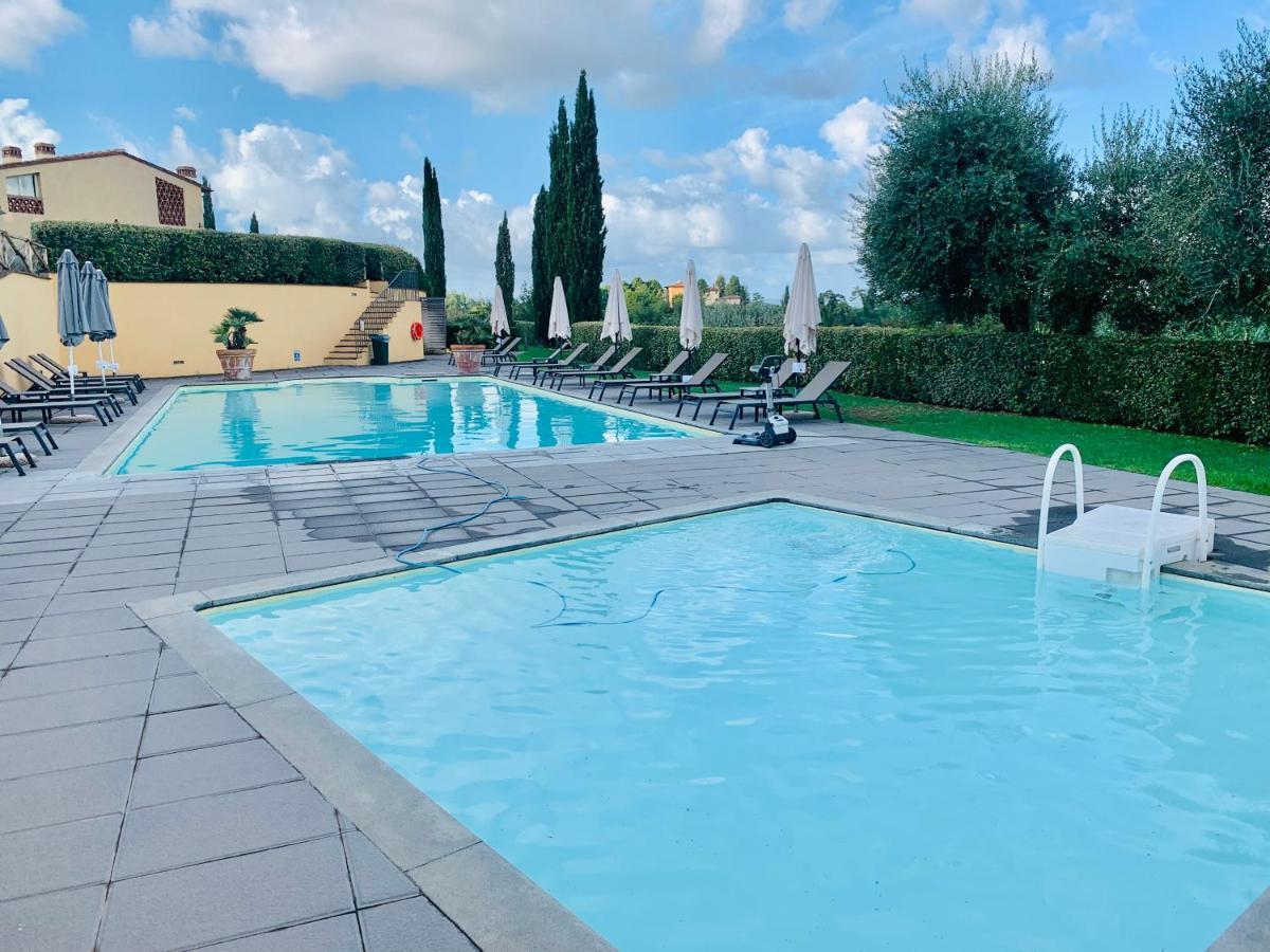 Incantevole Borgo Con Piscine Colleoli Exterior photo