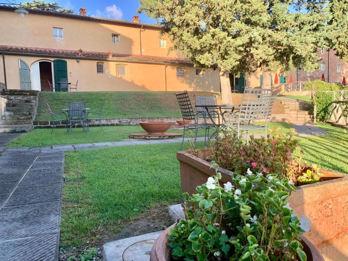 Incantevole Borgo Con Piscine Colleoli Exterior photo